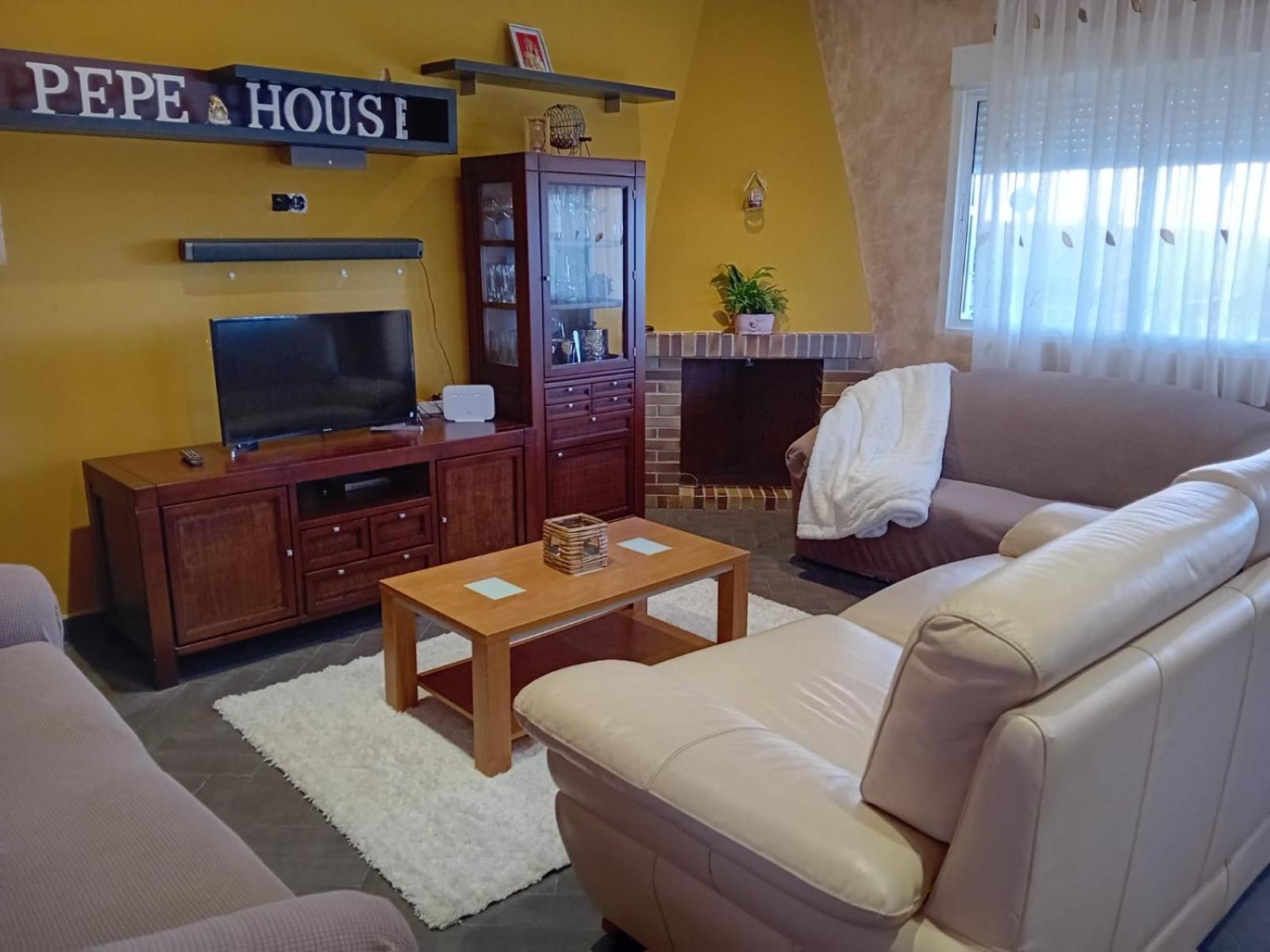 Vila El Hogar De Pepe El Casar de Escalona Exteriér fotografie